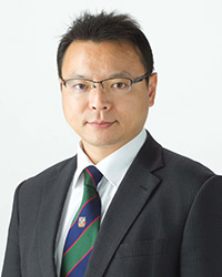 中溝 健晴